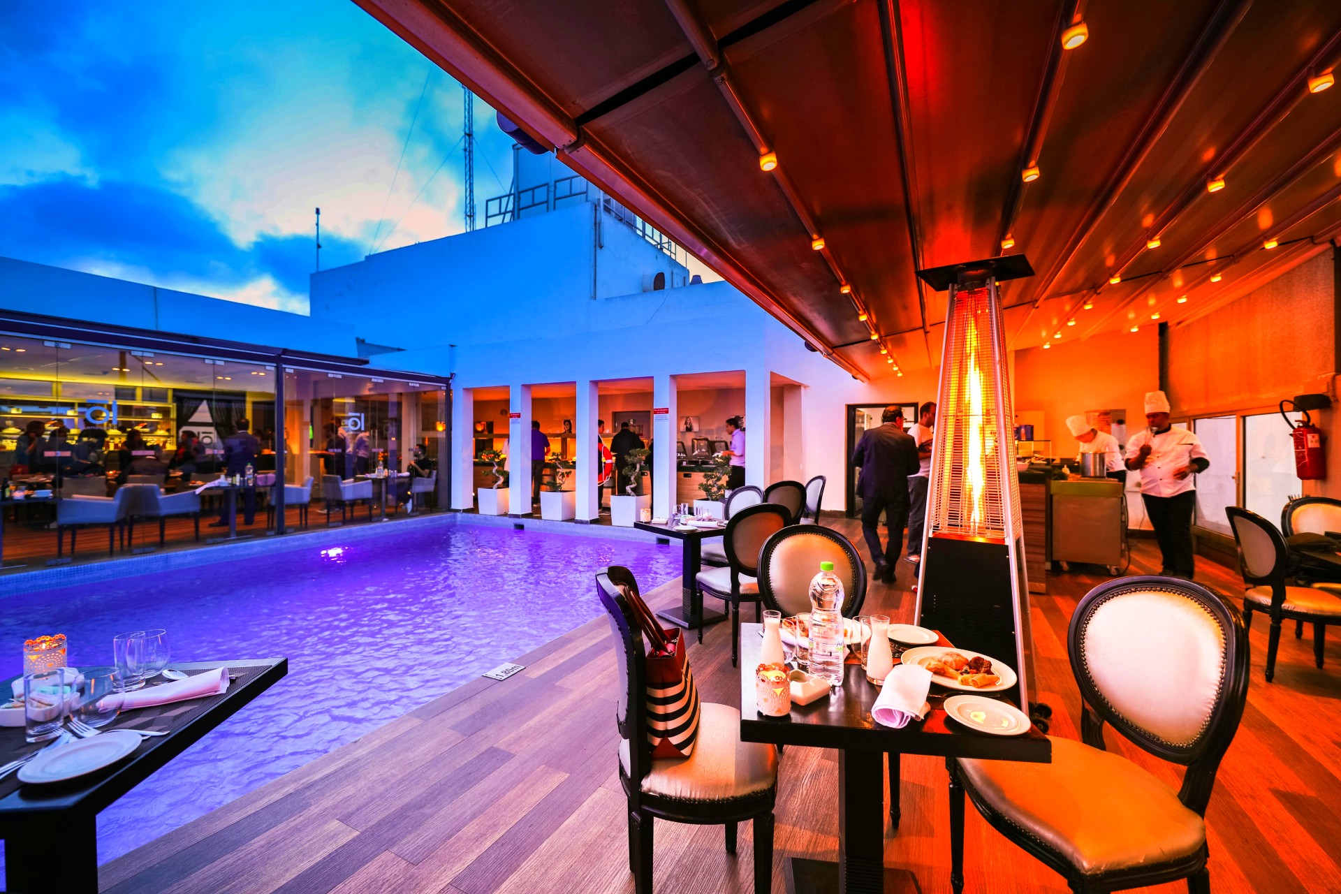 Experience unforgettable dining & comfort